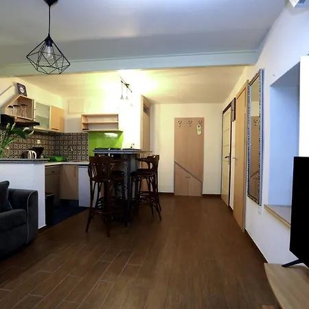 Apartment Secret Life *