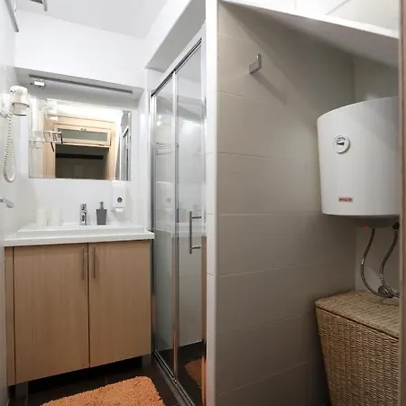 דירה Secret Life