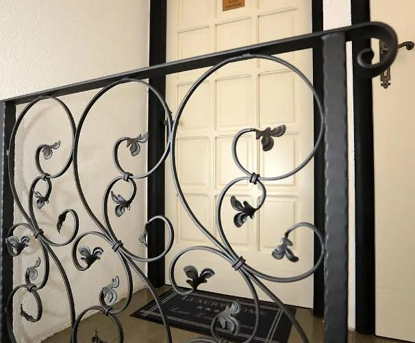 Secret Life 아파트