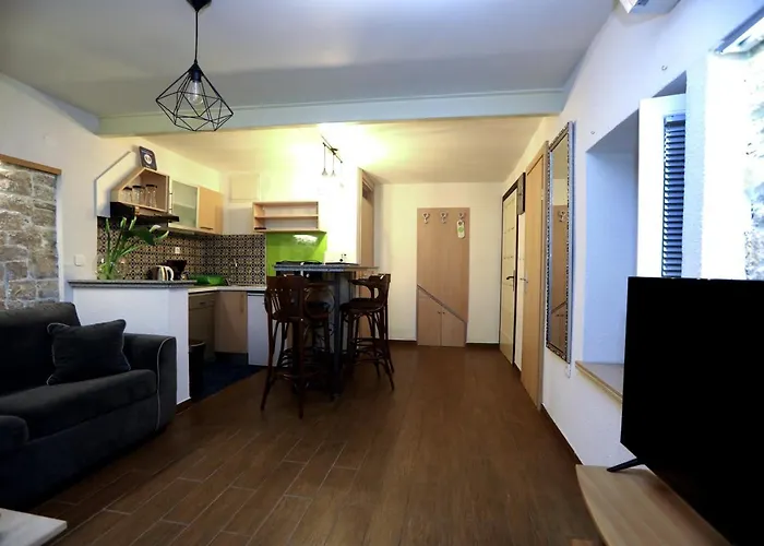 Apartment Secret Life *