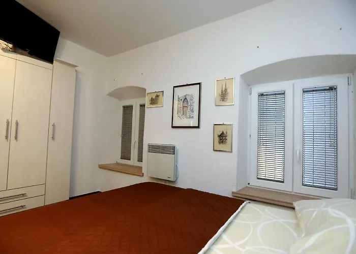 Secret Life 아파트