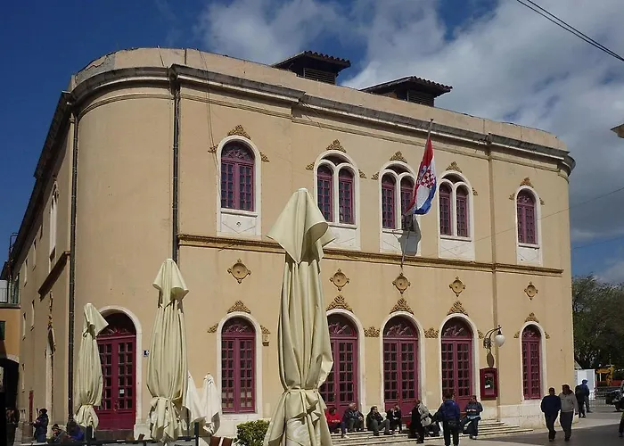 Secret Life 시베니크